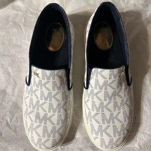 Women’s Micheal kors slip on shoes size 9.5